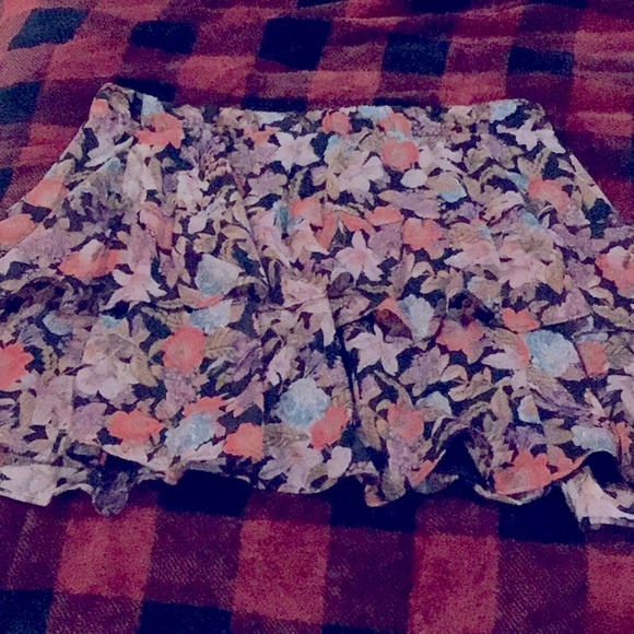 MINI CRINKLE LUREX TIERED SKIRT by Torrid! Size 3x - Picture 4 of 8